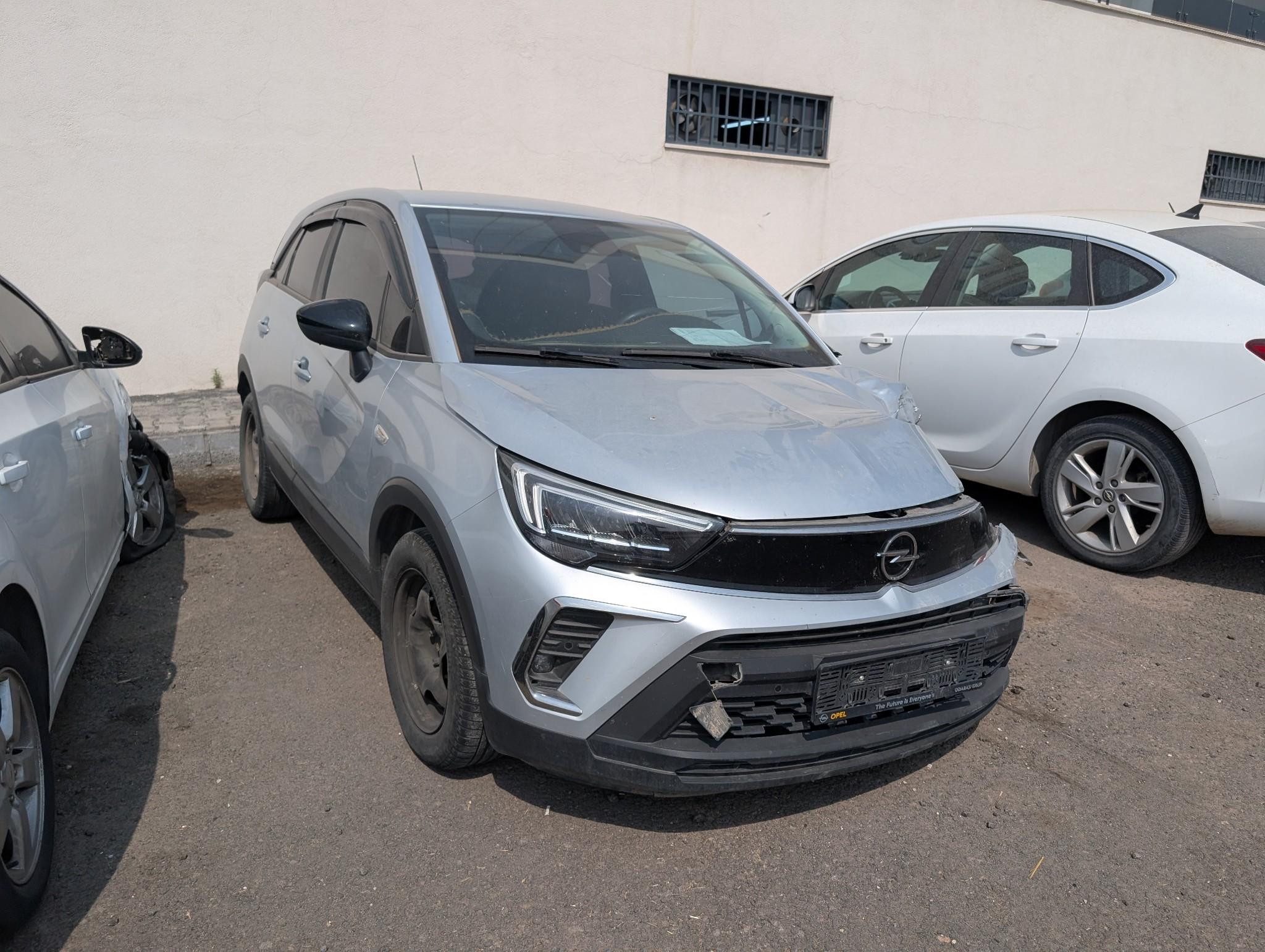 OPEL CROSSLAND 1.2 130 AT6 ESSENTIAL OPEL CROSSLAND 1.2 130 AT6 ESSENTIAL