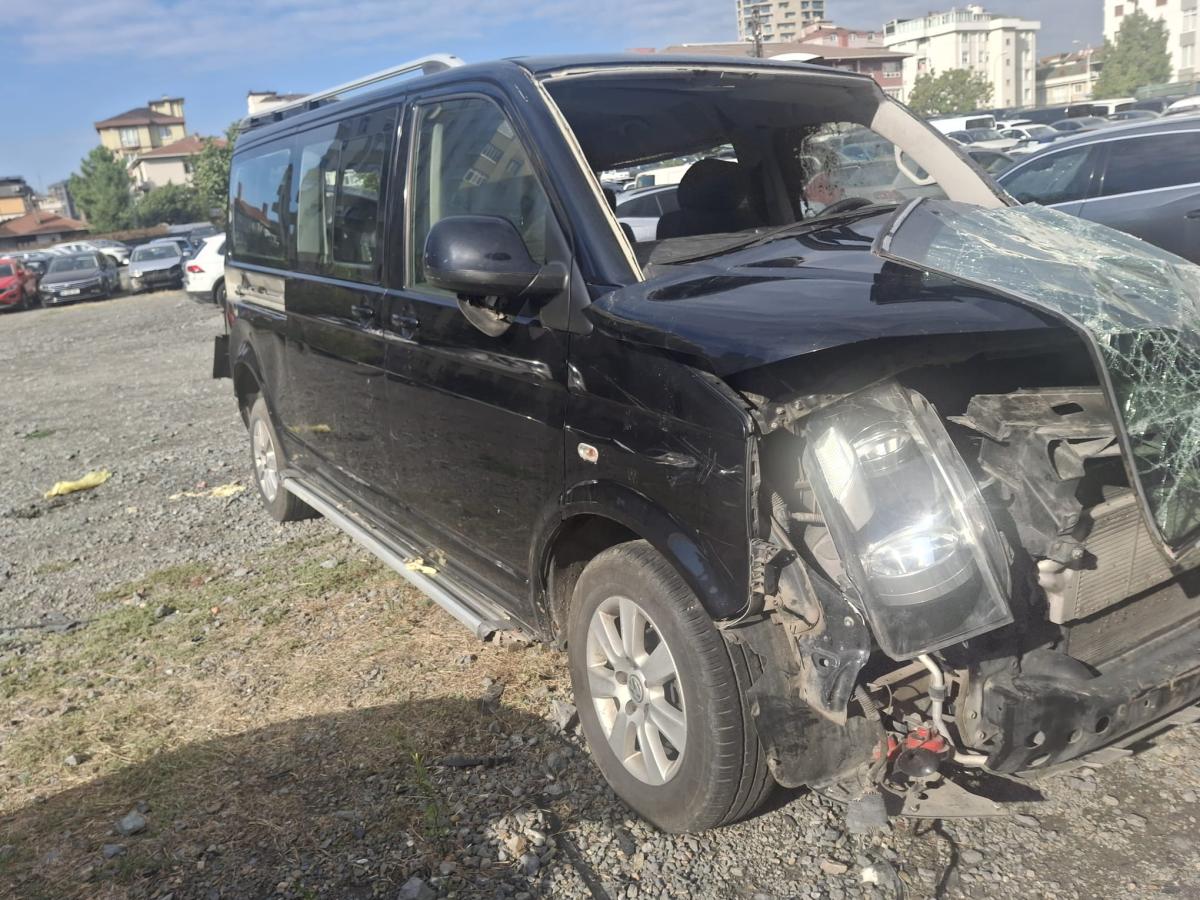 VOLKSWAGEN CARAVELLE COMFORTLINE 2.0 TDI 140 (8+1)